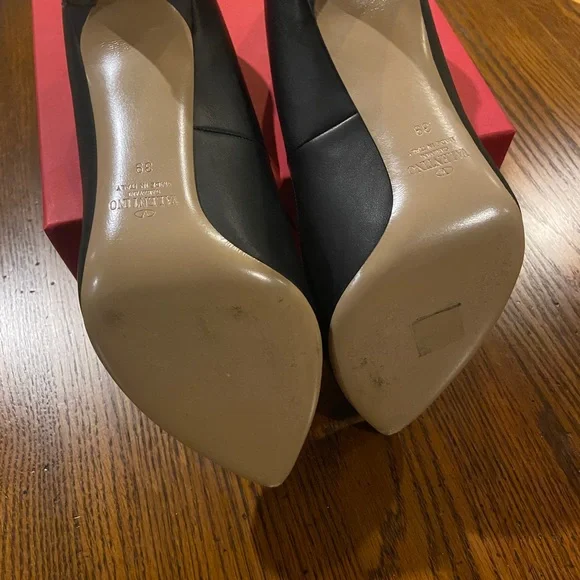 VALENTINO 2012 ROCKSTUD LEATHER PUMP - Picture 2 of 9